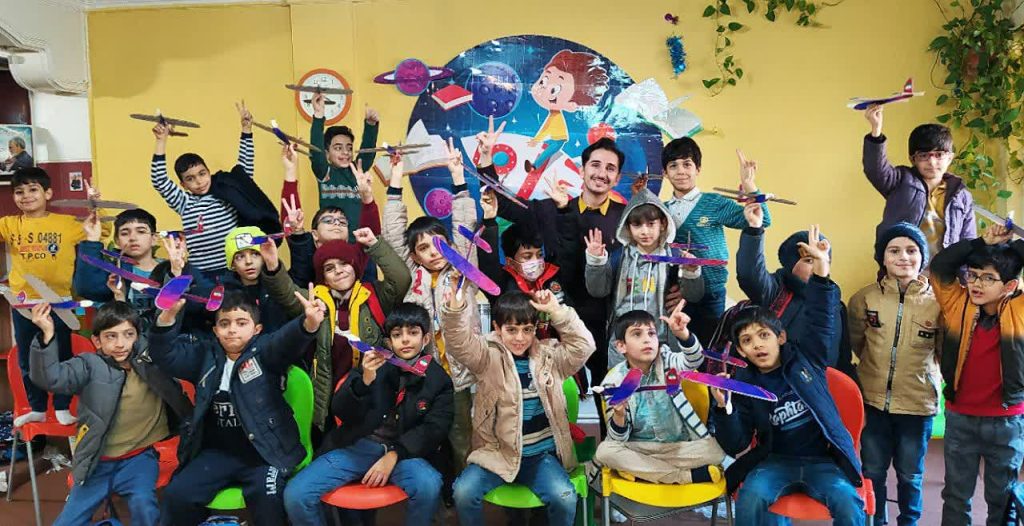 همکاری گزوه الفبای پرواز با مدرسه هدهد